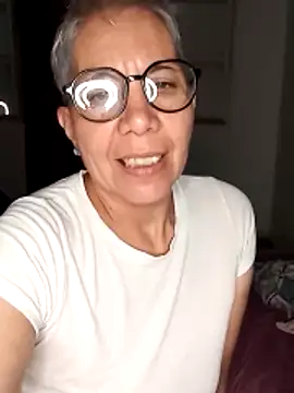 Snapshot of luz_bella chatting on December 26, 2:33 am luz bella online show from December 26, 2:33 am