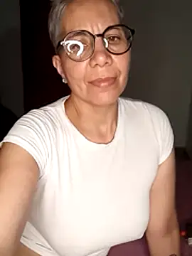 Snapshot of luz_bella chatting on December 28, 10:55 pm luz bella online show from December 28, 10:55 pm