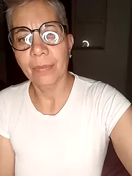 Snapshot of luz_bella chatting on January 3, 2:21 am luz bella online show from January 3, 2:21 am