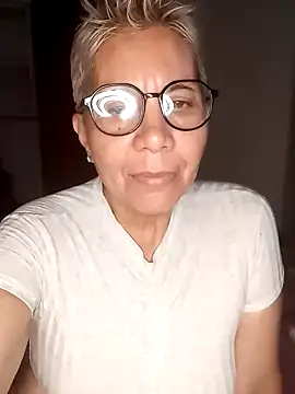 Snapshot of luz_bella chatting on January 9, 3:15 am luz bella online show from January 9, 3:15 am