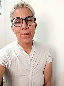 Snapshot of luz_bella chatting on January 19, 3:29 am luz bella online show from January 19, 3:29 am