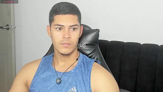 Snapshot of Iamdylan777 chatting on April 23, 2:52 pm Iamdylan777 online show from April 23, 2:52 pm