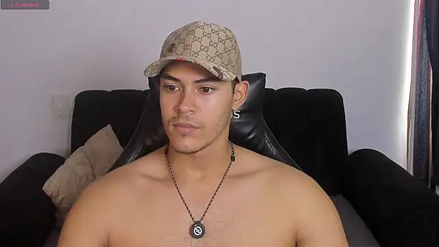 Snapshot of Iamdylan777 chatting on April 25, 1:41 pm Iamdylan777 online show from April 25, 1:41 pm