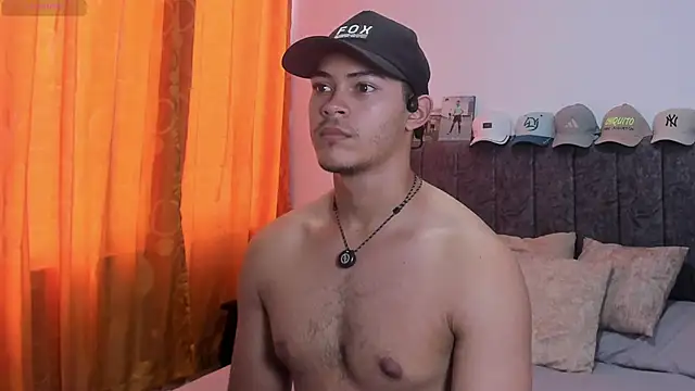 Snapshot of Iamdylan777 chatting on April 27, 5:44 pm Iamdylan777 online show from April 27, 5:44 pm
