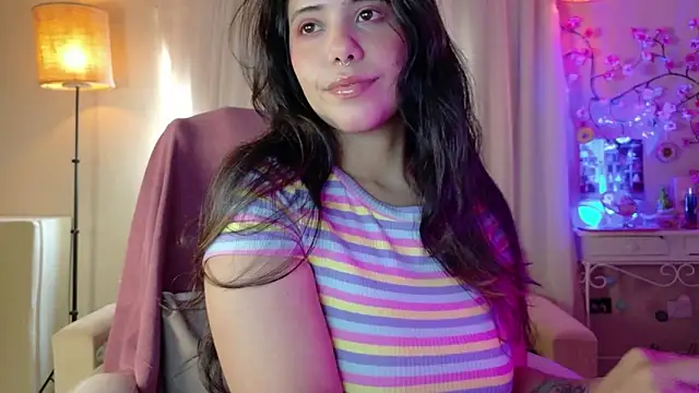 Snapshot of AllisonCatUwU chatting on June 11, 4:05 pm AllisonCatUwU online show from June 11, 4:05 pm