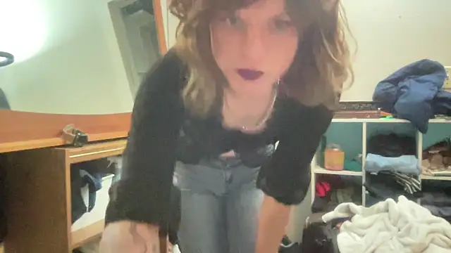 sum1betterthanmost online show from October 28, 10:56 pm