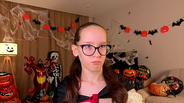 BettyBrowni online show from November 1, 4:09 pm