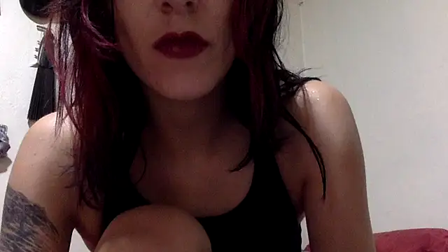 Snapshot of s4die_x chatting on February 26, 7:35 pm s4die x online show from February 26, 7:35 pm