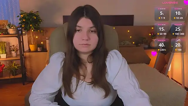 Snapshot of Viola__Shy chatting on April 21, 2:51 am Viola Shy online show from April 21, 2:51 am