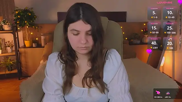 Snapshot of Viola__Shy chatting on April 22, 6:09 pm Viola Shy online show from April 22, 6:09 pm