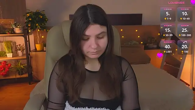 Snapshot of Viola__Shy chatting on April 25, 8:17 pm Viola Shy online show from April 25, 8:17 pm