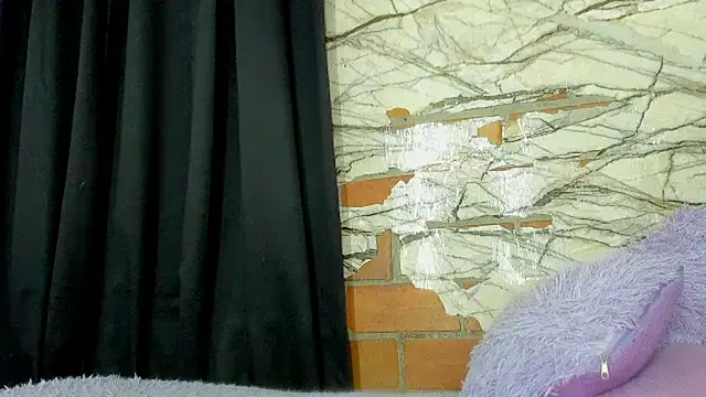Snapshot of Antonellanospik_ chatting on May 29, 12:19 am Antonellanospik online show from May 29, 12:19 am