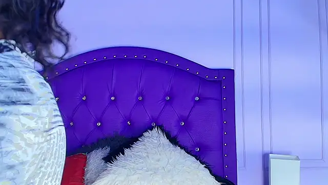 Snapshot of sarah_banks1 chatting on June 26, 11:14 am sarah banks1 online show from June 26, 11:14 am