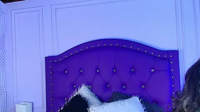 Snapshot of sarah_banks1 chatting on July 2, 11:05 am sarah banks1 online show from July 2, 11:05 am