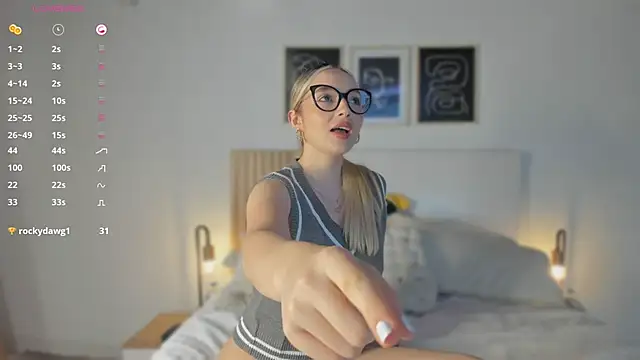 Ajen Blondie online show from September 21, 4:41 pm