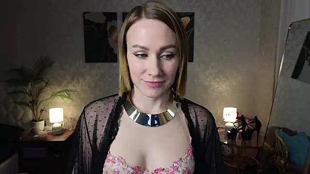 VeronicaRoss online show from October 22, 11:10 am