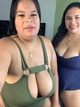 Snapshot of twocurvylatins chatting on June 20, 12:30 pm twocurvylatins online show from June 20, 12:30 pm