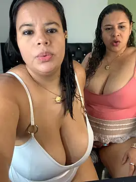 Snapshot of twocurvylatins chatting on July 29, 12:58 pm twocurvylatins online show from July 29, 12:58 pm