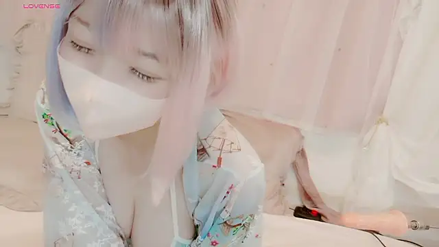 Snapshot of yuayua854 chatting on May 23, 10:52 am yuayua854 online show from May 23, 10:52 am