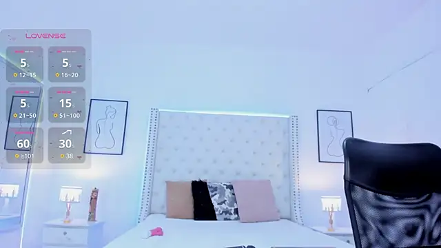 Coco Balenciaga  online show from February 11, 3:18 pm