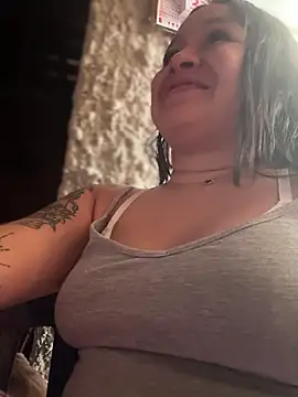 Pretty Isadora online show from March 22, 8:23 pm