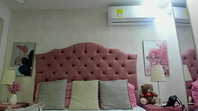 ThyaraJhons online show from April 14, 12:00 pm