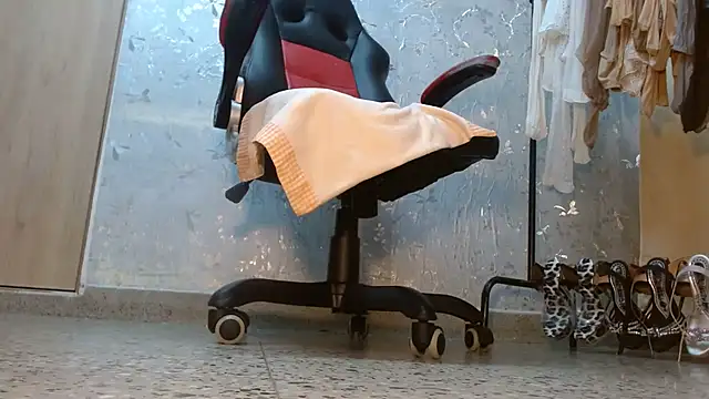 Samantabrown  online show from January 7, 11:34 am