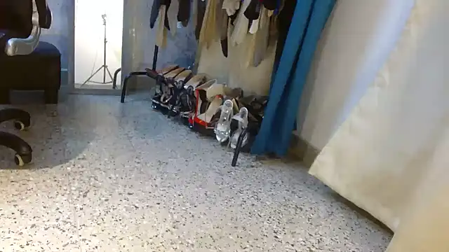 Samantabrown  online show from March 30, 11:11 am