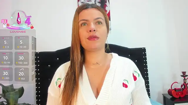Snapshot of Alexandra_Torress chatting on July 21, 12:29 pm Alexandra Torress online show from July 21, 12:29 pm