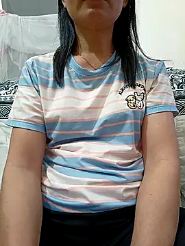 Snapshot of Asian_girl13 chatting on April 21, 3:24 am Asian girl13 online show from April 21, 3:24 am