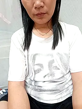Snapshot of Asian_girl13 chatting on May 11, 4:04 pm Asian girl13 online show from May 11, 4:04 pm