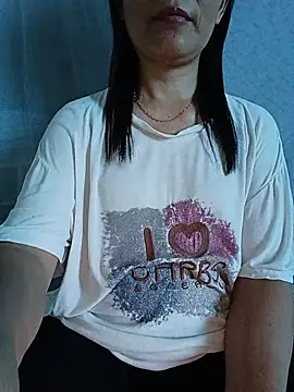 Snapshot of Asian_girl13 chatting on June 18, 2:12 am Asian girl13 online show from June 18, 2:12 am