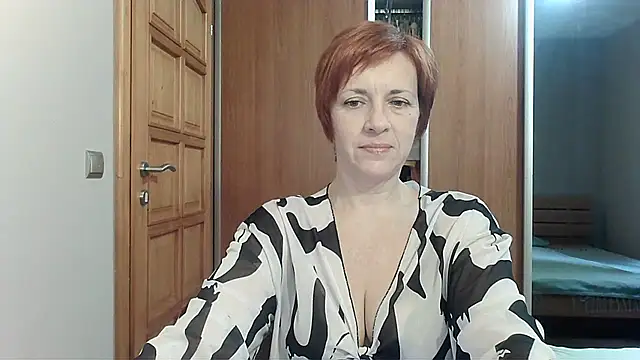 LoraLoraMay online show from April 13, 1:27 pm