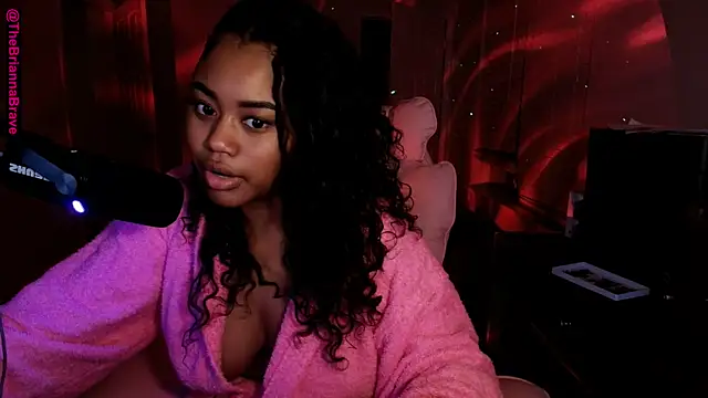 Snapshot of BriannaBrave chatting on July 19, 7:34 am BriannaBrave online show from July 19, 7:34 am