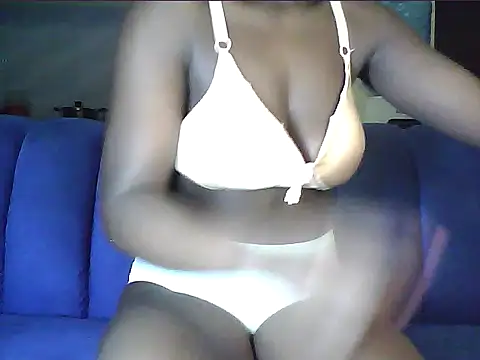 Snapshot of Adaline-Paris chatting on April 24, 2:47 am Adaline-Paris online show from April 24, 2:47 am