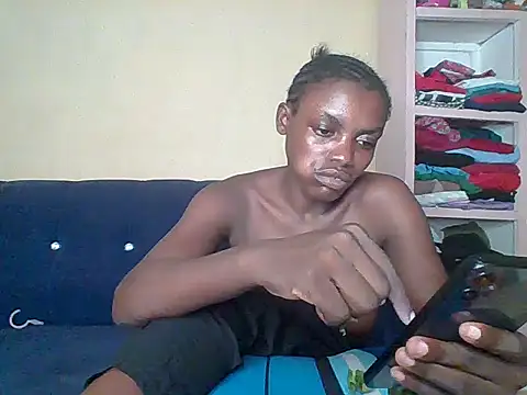 Snapshot of awino001 chatting on May 14, 4:58 pm awino001 online show from May 14, 4:58 pm