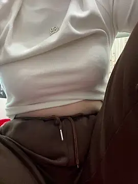 Milk Mom99 online show from February 12, 8:20 am