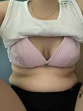 Snapshot of Milk_Mom99 chatting on June 5, 6:42 am Milk Mom99 online show from June 5, 6:42 am