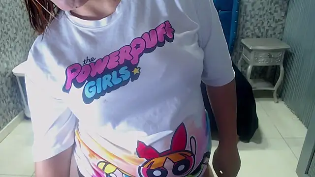 Snapshot of CurvyJulieth chatting on May 21, 9:22 pm CurvyJulieth online show from May 21, 9:22 pm