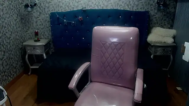 Snapshot of CurvyJulieth chatting on June 7, 9:07 pm CurvyJulieth online show from June 7, 9:07 pm