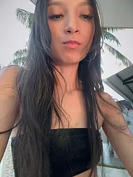 Snapshot of loly-yandere chatting on February 5, 11:06 pm loly-yandere online show from February 5, 11:06 pm