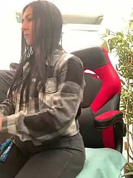 Snapshot of luna_asss chatting on March 5, 1:39 pm luna asss online show from March 5, 1:39 pm