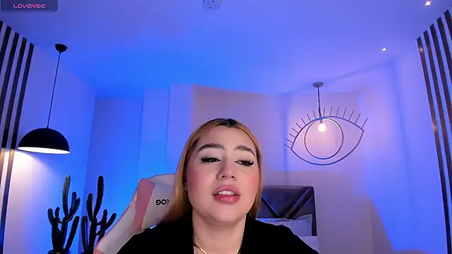 SamanthaKlein  online show from December 5, 2:09 am