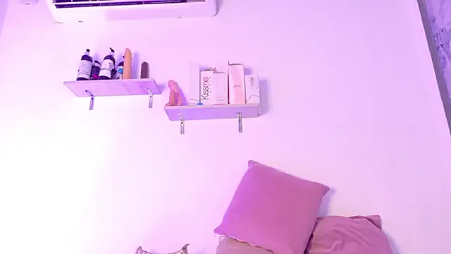 Snapshot of Kim_Baker1 chatting on October 17, 8:55 pm Kim Baker1 online show from October 17, 8:55 pm