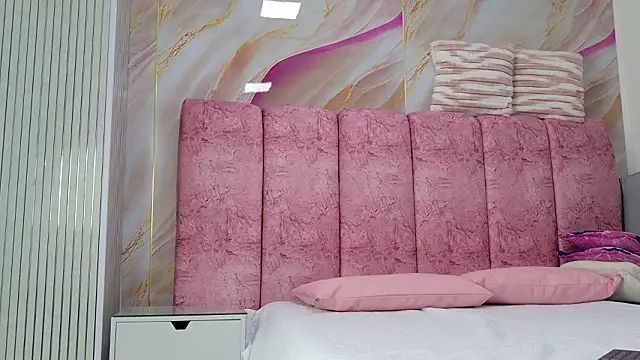 kendal rossi online show from March 6, 11:50 am