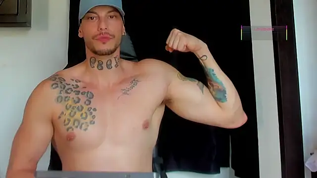 Snapshot of RickG_Oficial chatting on March 28, 8:41 pm RickG Oficial online show from March 28, 8:41 pm