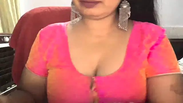 Snapshot of Gulaboo_bhabi chatting on April 28, 9:20 pm Gulaboo bhabi online show from April 28, 9:20 pm