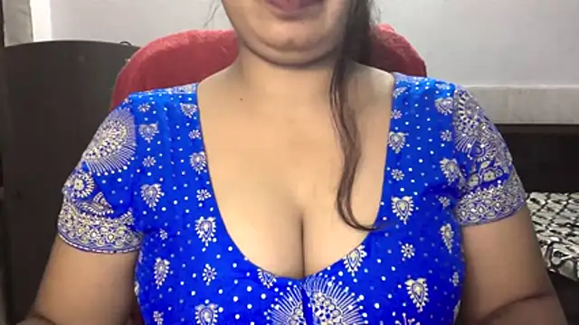 Snapshot of Gulaboo_bhabi chatting on July 15, 5:29 pm Gulaboo bhabi online show from July 15, 5:29 pm