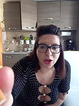 carolyne2023 online show from April 5, 8:22 am