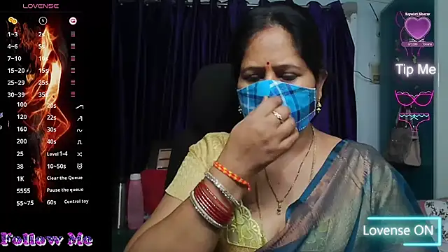 Snapshot of Rani_Darling_99 chatting on May 17, 8:27 pm Rani Darling 99 online show from May 17, 8:27 pm
